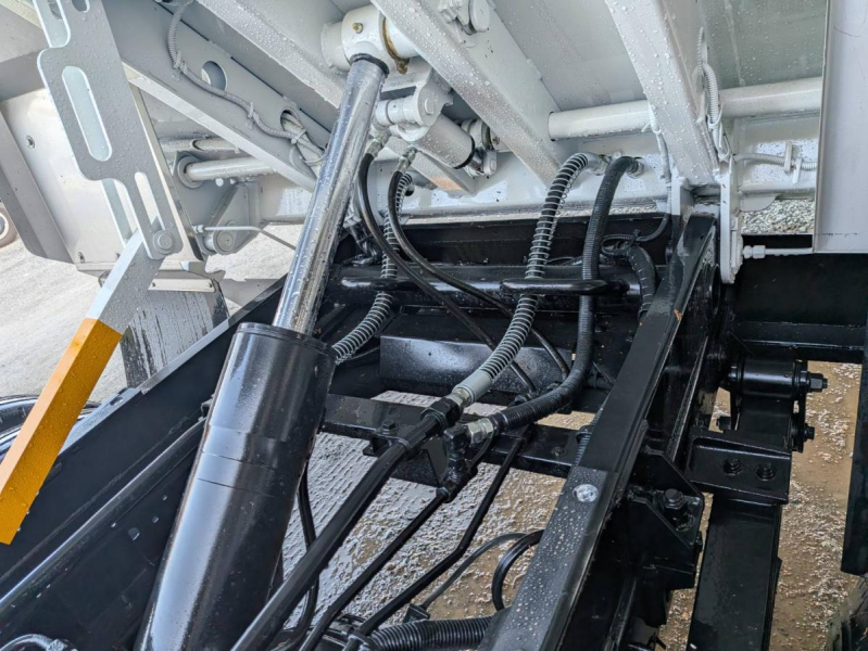 令和6年式 いすゞ 新明和6.5m3 回転ダンプ式 SUS材質変更|中古トラックの販売・買取・査定のアイナビ