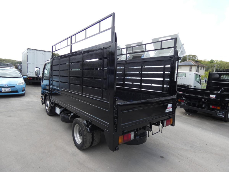 2トン 平ボディ マニュアル 260345|中古トラックの販売・買取・査定のアイナビ