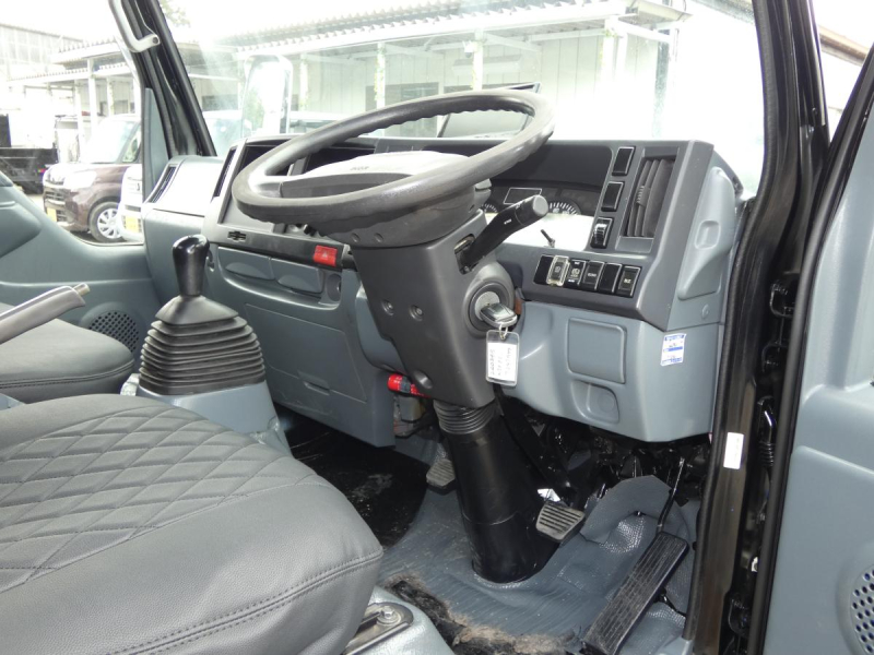 2トン 平ボディ マニュアル 260345|中古トラックの販売・買取・査定のアイナビ