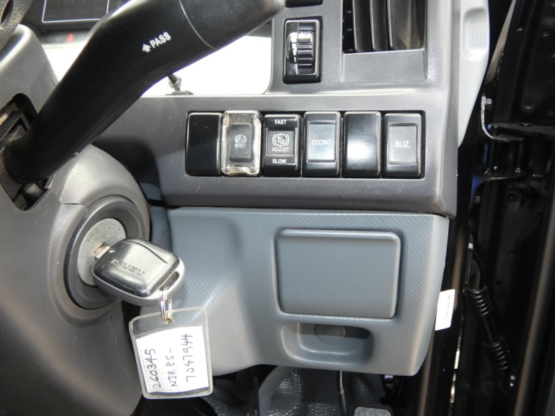 2トン 平ボディ マニュアル 260345|中古トラックの販売・買取・査定のアイナビ