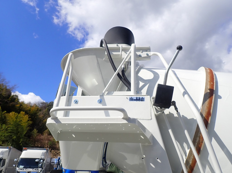 未使用車 カヤバ ドラム3.0立米 最大1.5立米 MR1520|中古トラックの販売・買取・査定のアイナビ