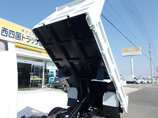 H25年式 エルフ2トン低床ダンプ オートマ車|中古トラックの販売・買取・査定のアイナビ