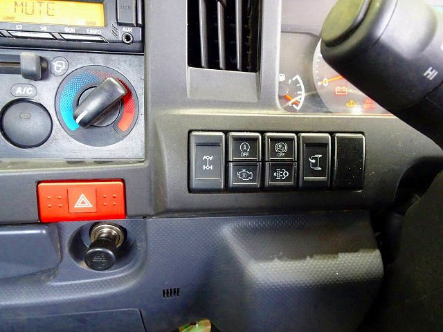 エルフ1.55t4WDFFLWタイヤ平ボデー|中古トラックの販売・買取・査定のアイナビ