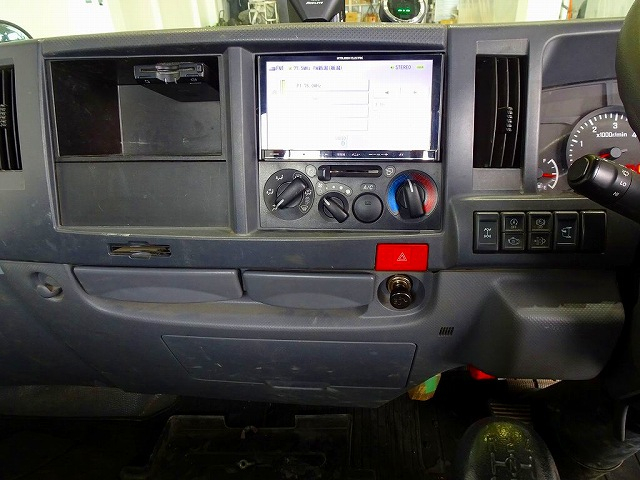 エルフ1.5t4WDFFLSタイヤ平ボデー|中古トラックの販売・買取・査定のアイナビ