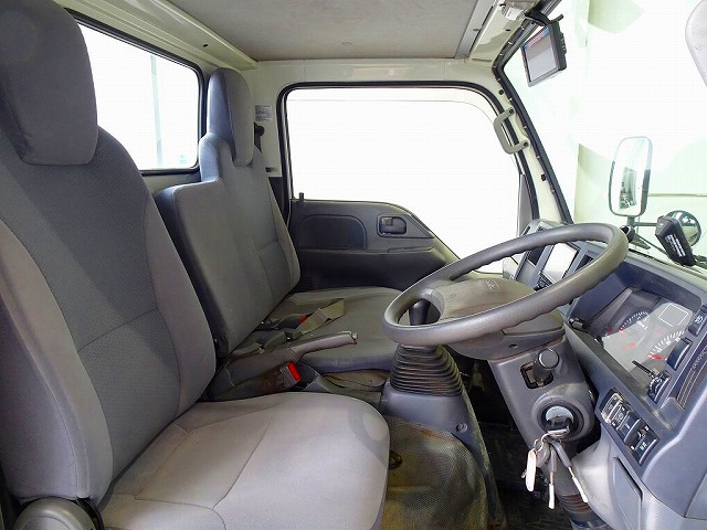 エルフ1.5t4WDFFLSタイヤ平ボデー|中古トラックの販売・買取・査定のアイナビ