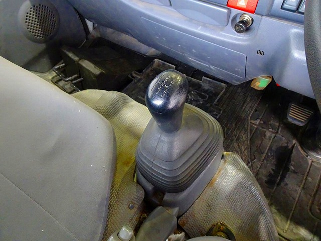 エルフ1.5t4WDFFLSタイヤ平ボデー|中古トラックの販売・買取・査定のアイナビ