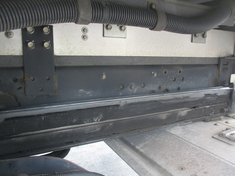 H25フォワード-30℃設定格納パワーゲート冷蔵冷凍車ベッド付|中古トラックの販売・買取・査定のアイナビ