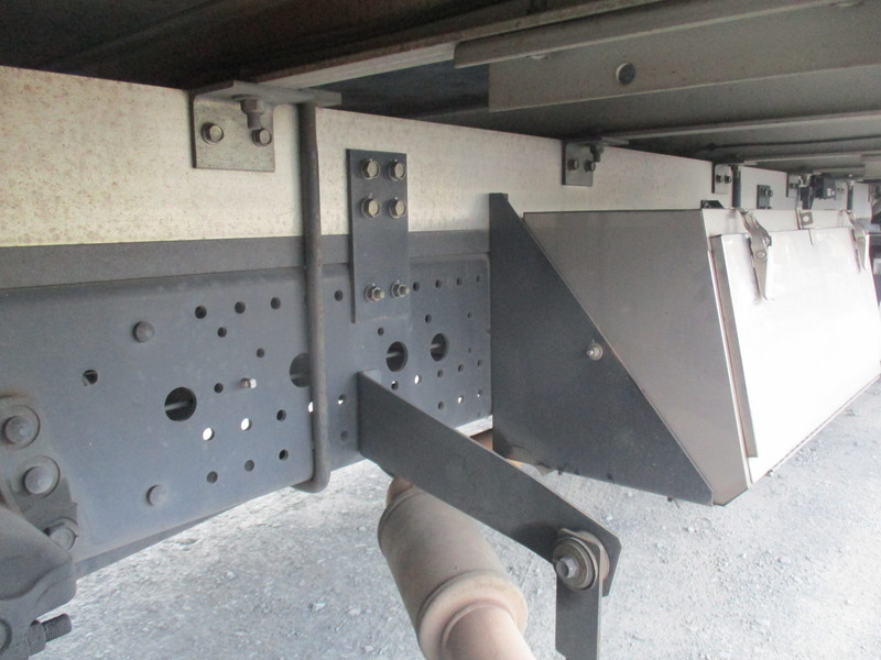 H25フォワード-30℃設定格納パワーゲート冷蔵冷凍車ベッド付|中古トラックの販売・買取・査定のアイナビ