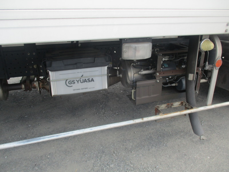 H25フォワード-30℃設定格納パワーゲート冷蔵冷凍車ベッド付|中古トラックの販売・買取・査定のアイナビ