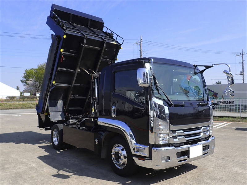 【352804】新明和工業製土砂ダンプ　塗装良好|中古トラックの販売・買取・査定のアイナビ