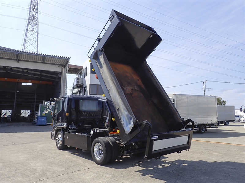 【352804】新明和工業製土砂ダンプ　塗装良好|中古トラックの販売・買取・査定のアイナビ