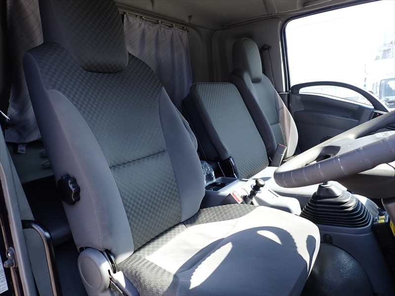 【352804】新明和工業製土砂ダンプ　塗装良好|中古トラックの販売・買取・査定のアイナビ