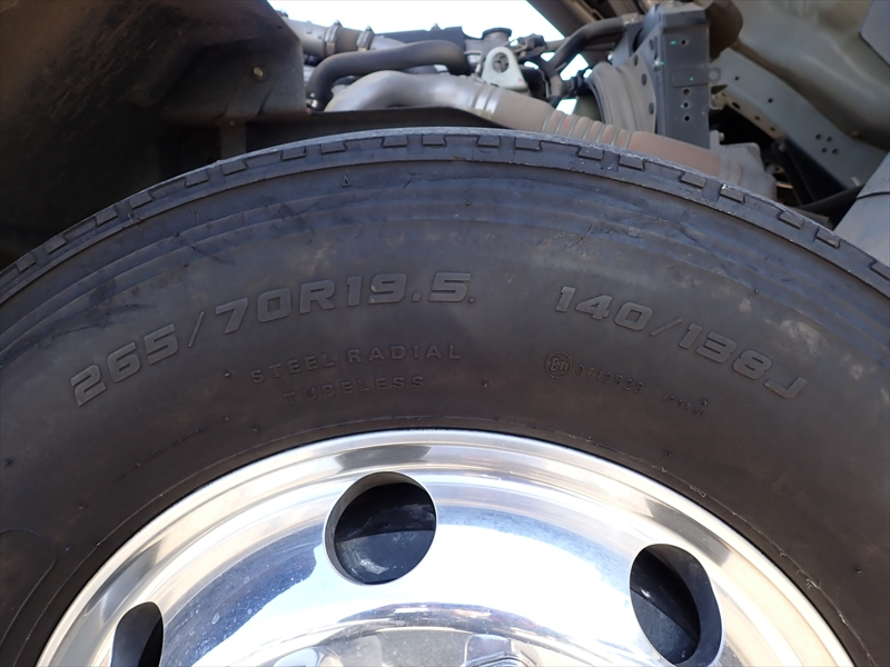 【352804】新明和工業製土砂ダンプ　塗装良好|中古トラックの販売・買取・査定のアイナビ