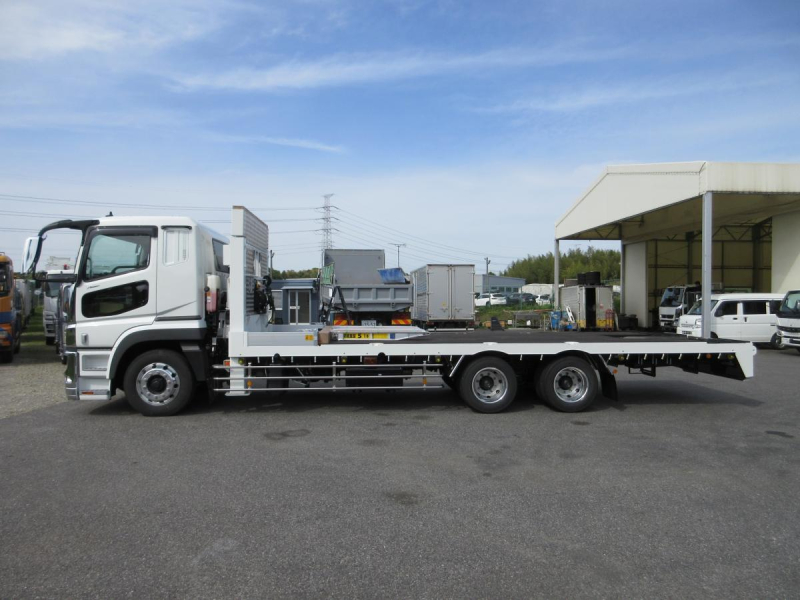 ハイキャリア ウインチ 低床3軸 重機等運搬車 2デフ!!|中古トラックの販売・買取・査定のアイナビ