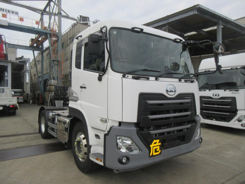 2RGクオン11.7トントラクタ|中古トラックの販売・買取・査定のアイナビ