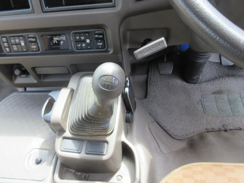 ロング 25人乗り 自動スィングドア リヤ観音扉|中古トラックの販売・買取・査定のアイナビ