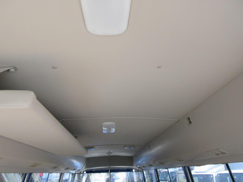 ロング 25人乗り 自動スィングドア リヤ観音扉|中古トラックの販売・買取・査定のアイナビ