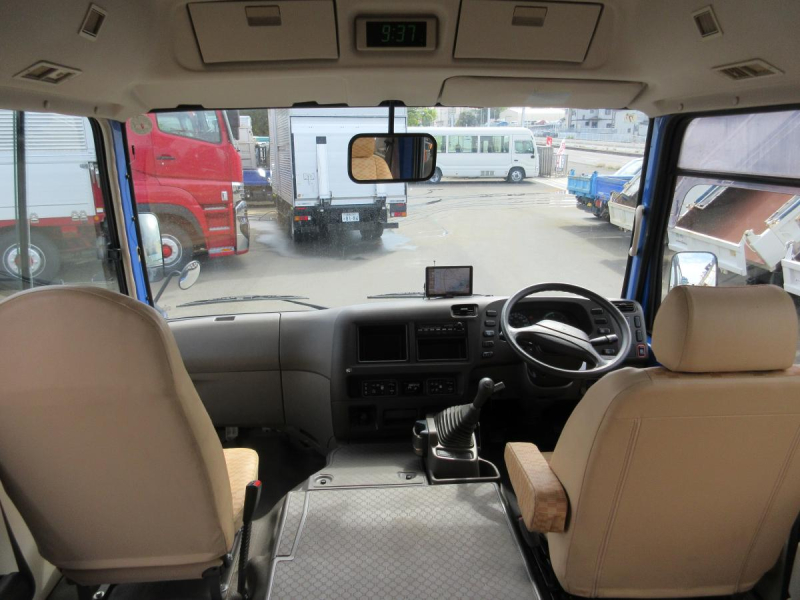 ロング 25人乗り 自動スィングドア リヤ観音扉|中古トラックの販売・買取・査定のアイナビ