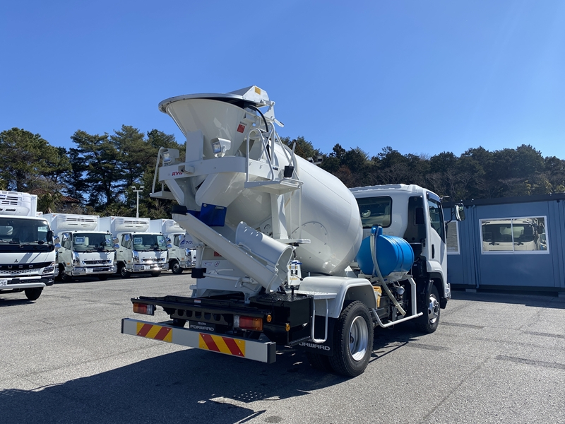 フォワード カヤバ ドラム容量3.0㎥ 最大混合容量1.5㎥ 電動アルミホッパーカバー 汚水箱付 積載3,440kg|中古トラックの販売・買取・査定のアイナビ