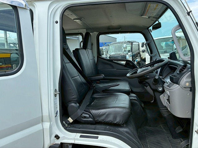 保証対象車両Wキャブ6人乗りワンオーナー5速MT|中古トラックの販売・買取・査定のアイナビ