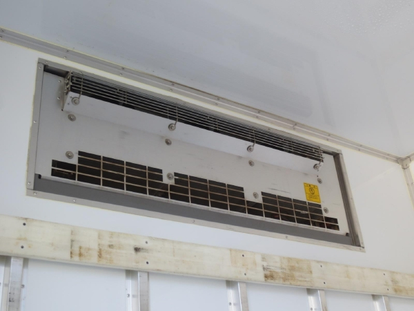 三菱ファイター冷蔵冷凍車ゲート付|中古トラックの販売・買取・査定のアイナビ