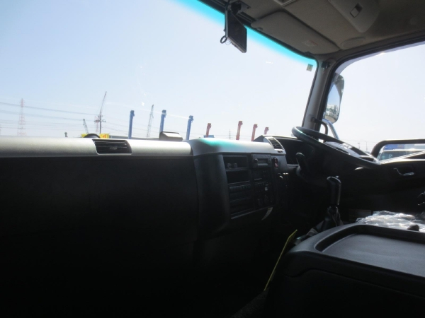 三菱ファイター冷蔵冷凍車ゲート付|中古トラックの販売・買取・査定のアイナビ