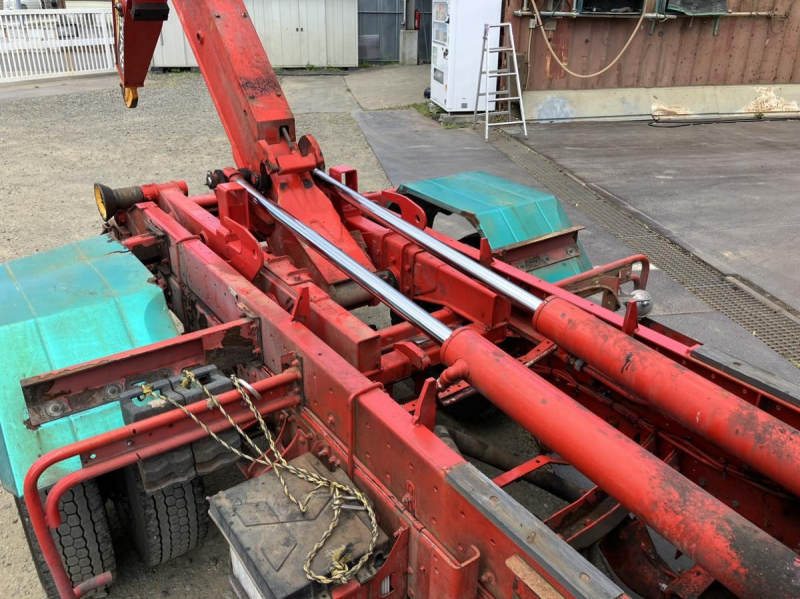 H28年式、ファイター、フックロール、ショートキャブ、車検付|中古トラックの販売・買取・査定のアイナビ