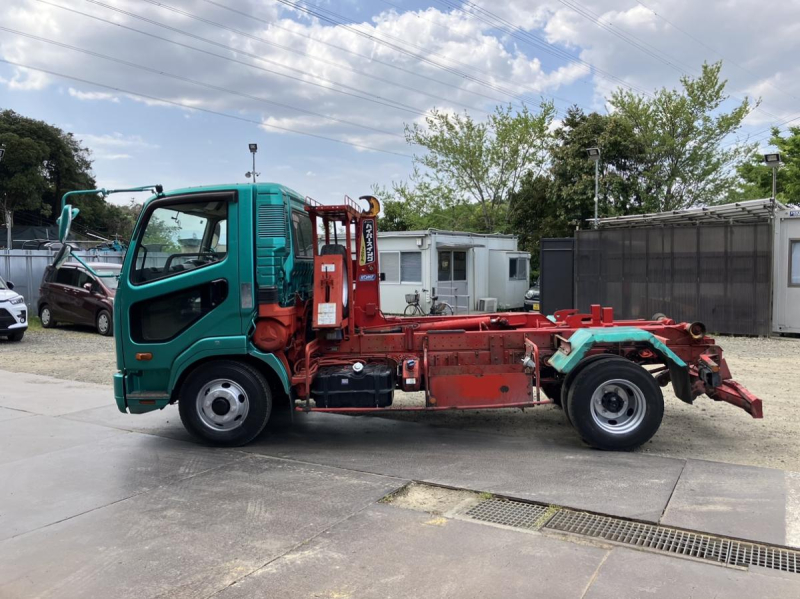 H28年式、ファイター、フックロール、ショートキャブ、車検付|中古トラックの販売・買取・査定のアイナビ