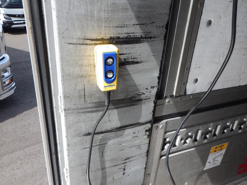 4軸低床 コンビゲート 後輪エアサス|中古トラックの販売・買取・査定のアイナビ