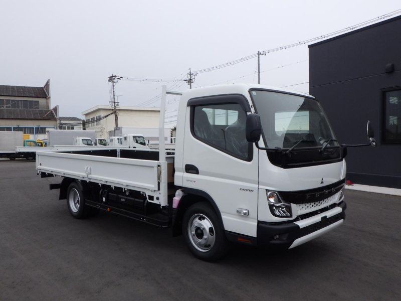 未使用車ワイドロング全低床積載3t車輌総重量5,925kg|中古トラックの販売・買取・査定のアイナビ