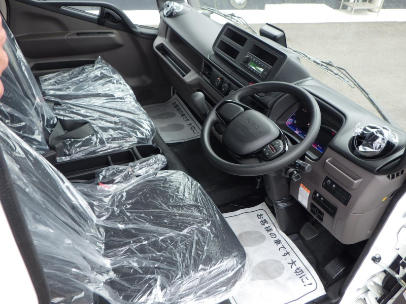 未使用車ワイドロング全低床積載3t車輌総重量5,925kg|中古トラックの販売・買取・査定のアイナビ