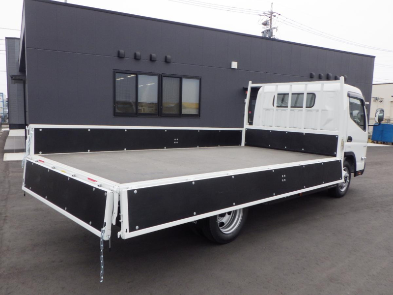 未使用車ワイドロング全低床積載3t車輌総重量5,925kg|中古トラックの販売・買取・査定のアイナビ