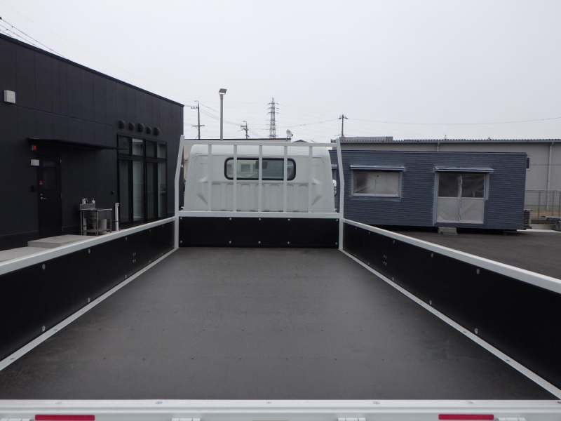 未使用車ワイドロング全低床積載3t車輌総重量5,925kg|中古トラックの販売・買取・査定のアイナビ