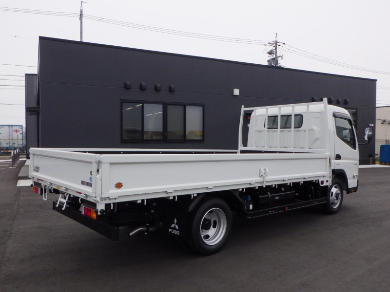 未使用車ワイドロング全低床積載3t車輌総重量5,925kg|中古トラックの販売・買取・査定のアイナビ