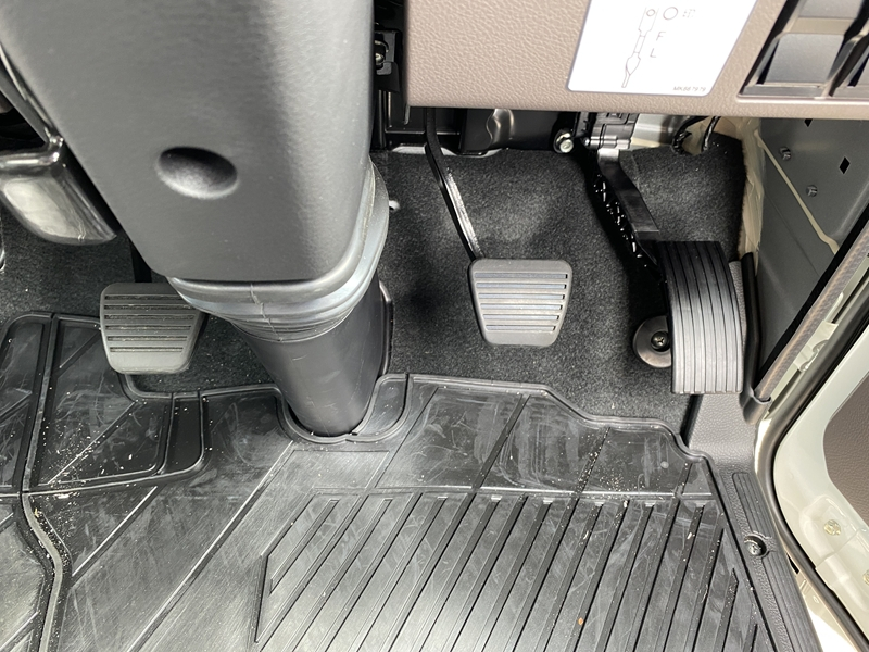 キャンター ワイド超ロング 高床 ラッシング2段 サイドドア 跳上ゲート付 積載3,500kg|中古トラックの販売・買取・査定のアイナビ