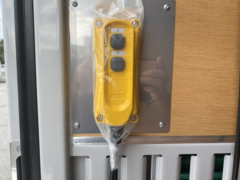 キャンター ワイド超ロング 高床 ラッシング2段 サイドドア 跳上ゲート付 積載3,500kg|中古トラックの販売・買取・査定のアイナビ