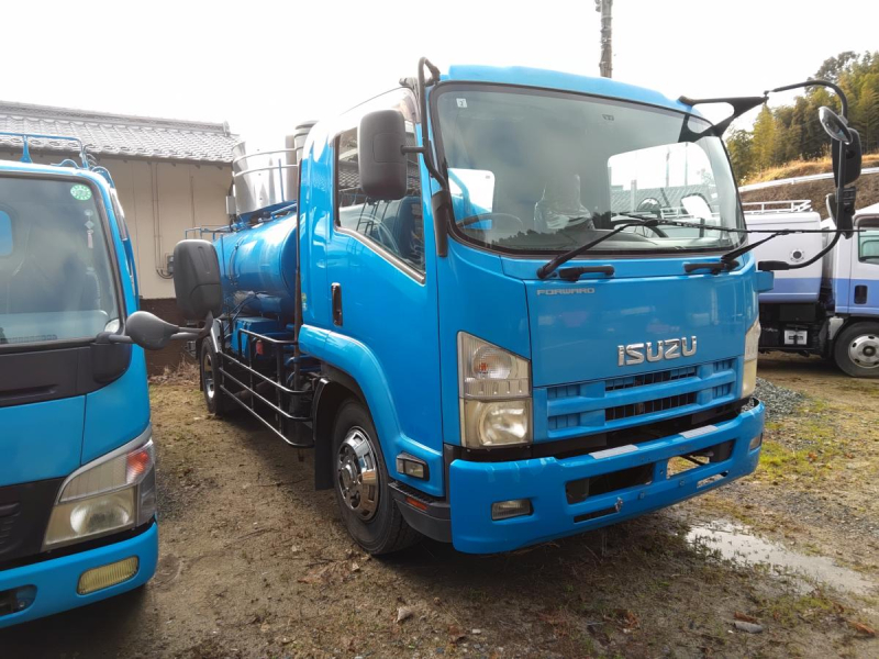 平成23年式 いすゞ フォワード 6800㍑ バキューム|中古トラックの販売・買取・査定のアイナビ