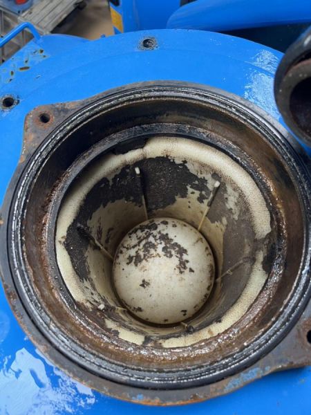 平成23年式 いすゞ フォワード 6800㍑ バキューム|中古トラックの販売・買取・査定のアイナビ