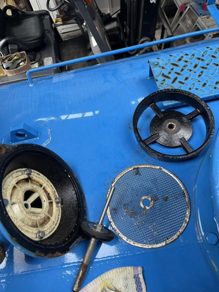 平成23年式 いすゞ フォワード 6800㍑ バキューム|中古トラックの販売・買取・査定のアイナビ