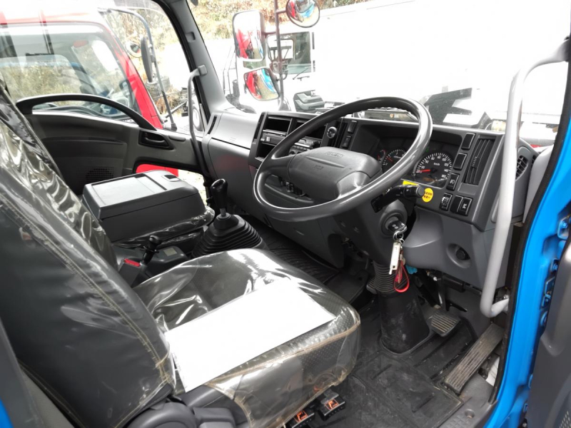 平成23年式 いすゞ フォワード 6800㍑ バキューム|中古トラックの販売・買取・査定のアイナビ