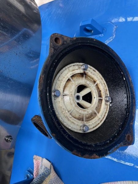 平成23年式 いすゞ フォワード 6800㍑ バキューム|中古トラックの販売・買取・査定のアイナビ