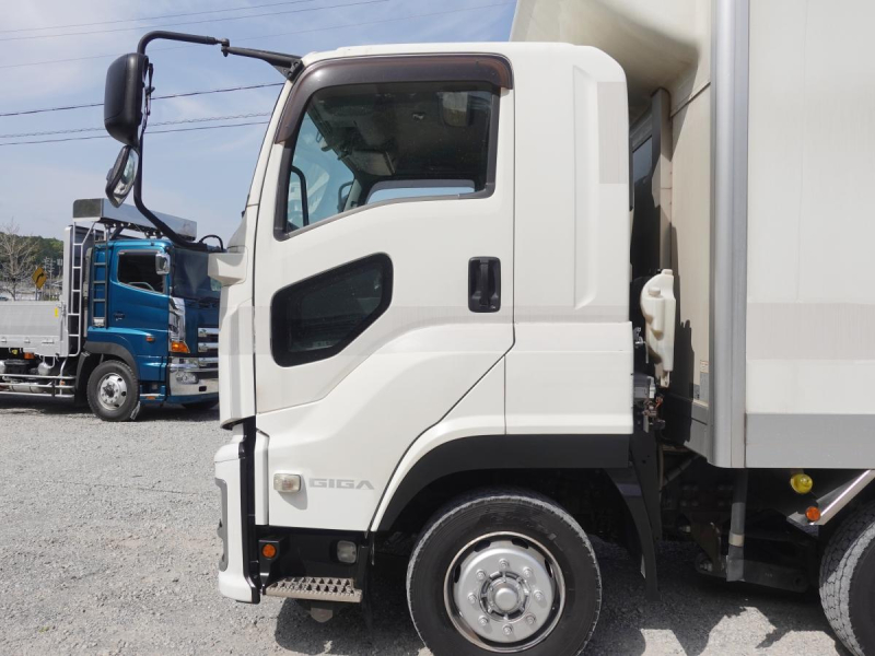 低温冷蔵冷凍大型スタンバイ付き|中古トラックの販売・買取・査定のアイナビ