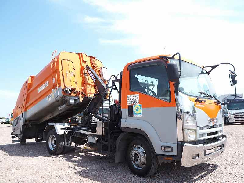 いすゞフォワードコンテナ車パッカーコンテナ付きアームロール|中古トラックの販売・買取・査定のアイナビ