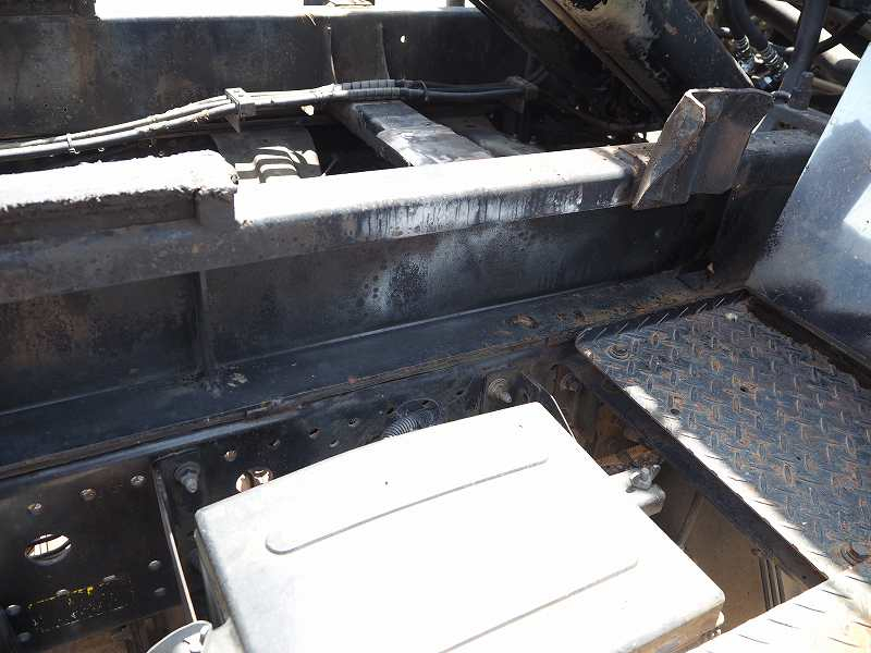 いすゞフォワードコンテナ車パッカーコンテナ付きアームロール|中古トラックの販売・買取・査定のアイナビ