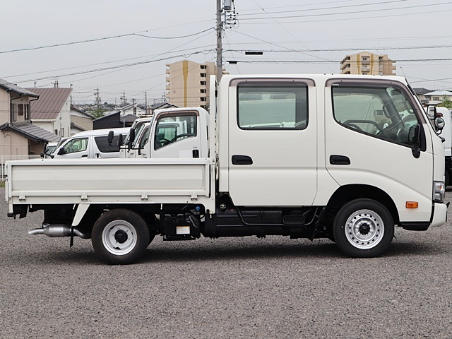 積載1250Kg　平ボディ　Wキャブ　4WD　標準|中古トラックの販売・買取・査定のアイナビ