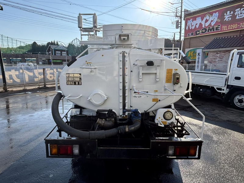 バキューム車 モリタ製3000L|中古トラックの販売・買取・査定のアイナビ