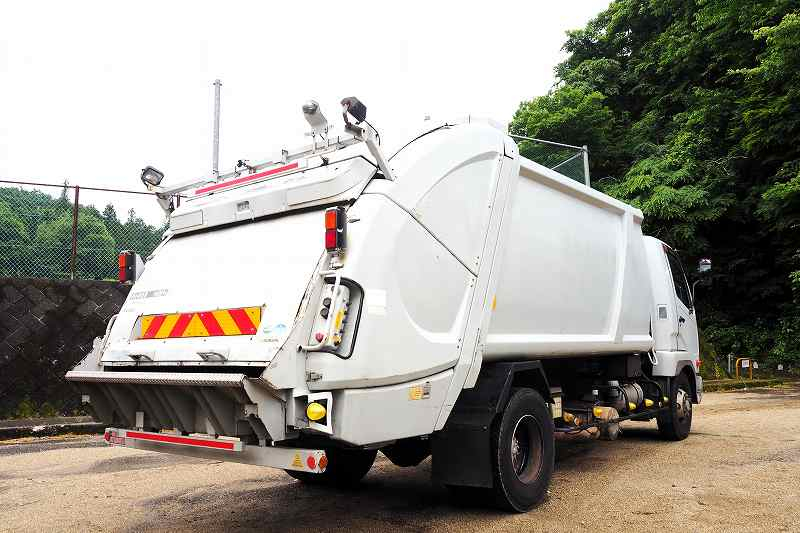 三菱ファイタープレス式10.2立米パッカー車連続スイッチ|中古トラックの販売・買取・査定のアイナビ