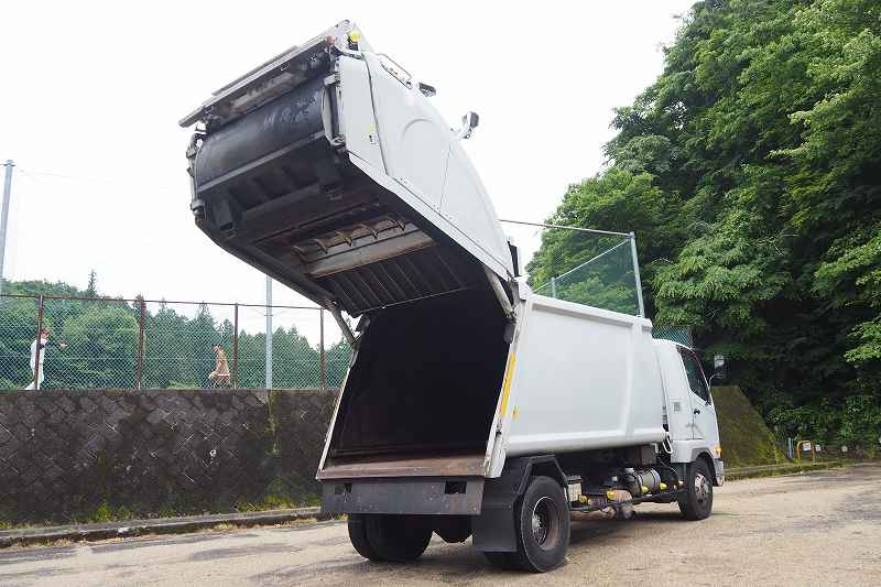 三菱ファイタープレス式10.2立米パッカー車連続スイッチ|中古トラックの販売・買取・査定のアイナビ