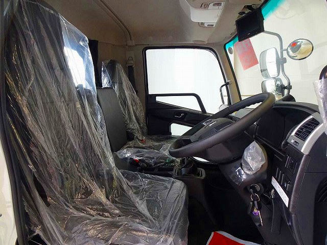 ファイター3.5t標準ベッドレスアームロール220ps未使用車|中古トラックの販売・買取・査定のアイナビ