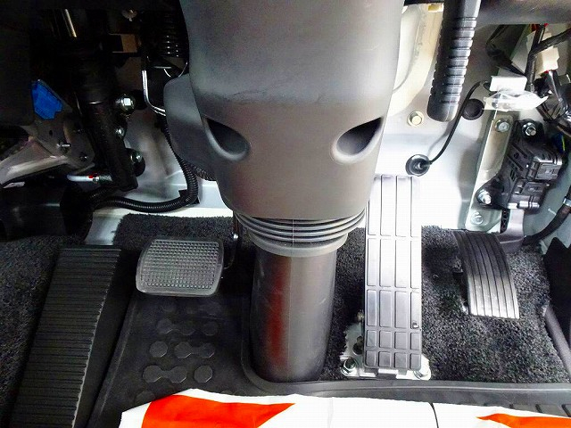 ファイター3.5t標準ベッドレスアームロール220ps未使用車|中古トラックの販売・買取・査定のアイナビ